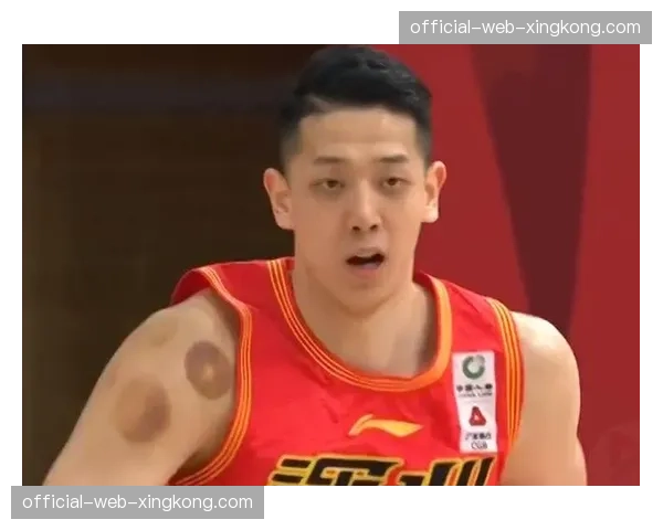 米奇20分14板6助5帽全能数据 青岛内线防守屏障作用显著 米奇20分14板6助5帽全能数据 青岛内线防守屏障作用显著