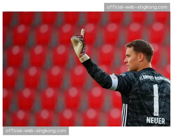 诺伊尔9次扑救当选全场最佳,门将表现成拜仁客场取胜基石 诺伊尔9次扑救当选全场最佳,门将表现成拜仁客场取胜基石